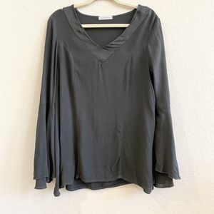 Cobblestone Italy Women's Gray Blouse‎ Casual Top Medium 3/4 Bell Sleeve V Neck